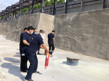 筑牢防火墻，把好安全關(guān)，  ---公司開展消防應(yīng)急演練